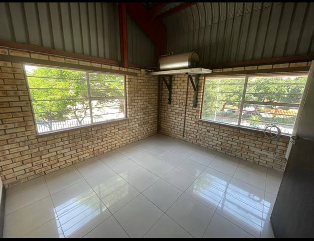 1,177M² WAREHOUSE TO LET IN KYA SANDS